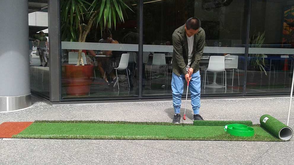 Portable miniature golf course setup